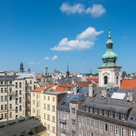 Astronomical Clock Apartment *