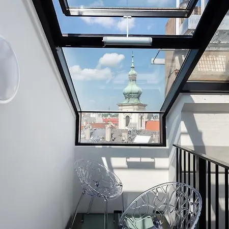 Astronomical Clock Apartment *